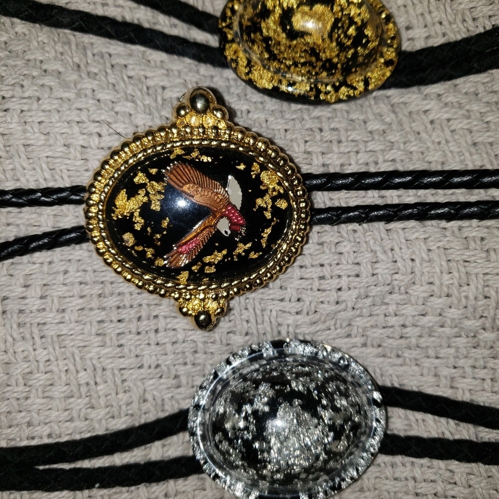 Bowllo ties
